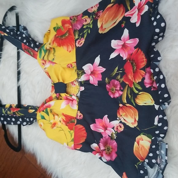 Summer top - Picture 4 of 4